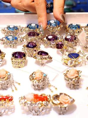 跨界融合，璀璨亮相——2021上海國際珠寶首飾展覽會揭幕，家用電器展區成亮點